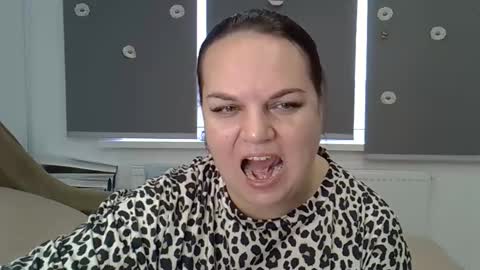 kurkuma_ online show from March 19, 2026, 1:37 pm