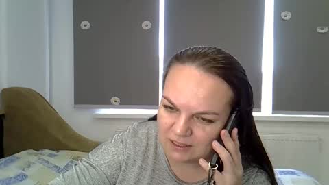 kurkuma_ online show from April 6, 2026, 1:12 pm