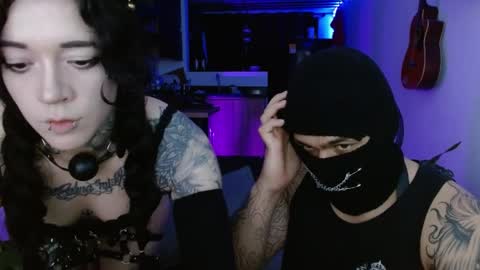 kuro_shir0 online show from April 12, 2026, 2:27 am