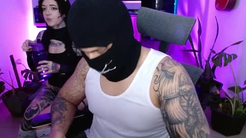 kuro_shir0 online show from April 13, 2026, 12:49 am