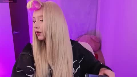 Snapshot of kurochan420 chatting on September 10, 2025, 1:38 am Andy online show from September 10, 2025, 1:38 am