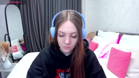 Snapshot of kvetachka chatting on December 8, 2024, 12:18 am Kvetachka Thu-Sun 0900am-1500pmGTM2 online show from December 8, 2024, 12:18 am