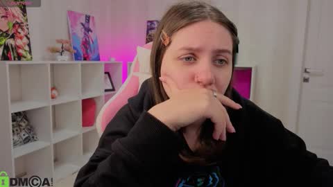 Snapshot of kvetachka chatting on September 18, 2025, 12:23 am Kvetachka Thu-Sun 0900am-1500pmGTM2 online show from September 18, 2025, 12:23 am