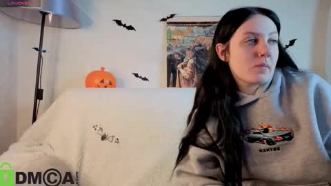 Snapshot of kvetachka chatting on October 26, 2025, 1:44 am Kvetachka Thu-Sun 0900am-1500pmGTM2 online show from October 26, 2025, 1:44 am