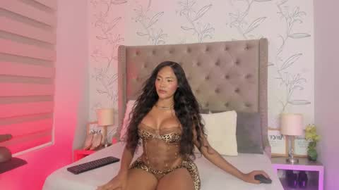 kyaraebony_ online show from February 28, 2026, 3:18 am