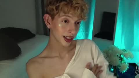 Snapshot of kyle__cooper chatting on December 10, 2024, 5:28 am Kyle Cooper online show from December 10, 2024, 5:28 am