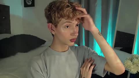 Snapshot of kyle__cooper chatting on December 17, 2024, 2:55 am Kyle Cooper online show from December 17, 2024, 2:55 am