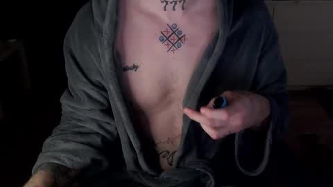 Snapshot of kyle_tattoo chatting on February 6, 2026, 1:32 am kyle online show from February 6, 2026, 1:32 am