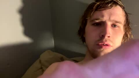 Snapshot of kylelovepussy69 chatting on February 24, 2025, 9:31 pm kylelovepussy69 online show from February 24, 2025, 9:31 pm