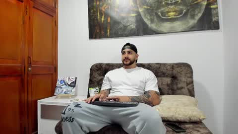 kylenorth_ online show from July 19, 2026, 11:52 pm