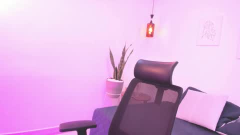 Snapshot of kylerose07 chatting on October 14, 2025, 3:29 am kyle online show from October 14, 2025, 3:29 am