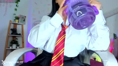 Snapshot of kylie_evans_18 chatting on February 4, 2025, 3:15 pm Kylie online show from February 4, 2025, 3:15 pm