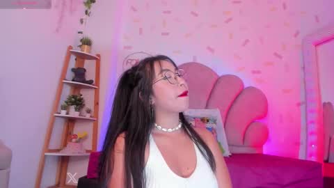 Snapshot of kylie_evans_18 chatting on October 27, 2025, 1:42 am Kylie online show from October 27, 2025, 1:42 am