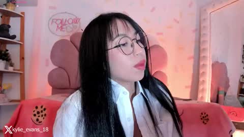 Snapshot of kylie_evans_18 chatting on March 2, 2026, 5:08 am Kylie online show from March 2, 2026, 5:08 am