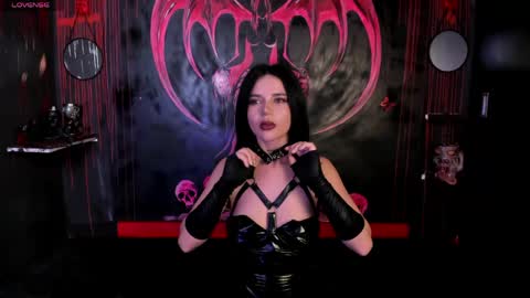 Snapshot of kylie_foxx1 chatting on May 15, 2026, 10:50 pm submissive demon Please help me to reach 500 thumbs up online show from May 15, 2026, 10:50 pm