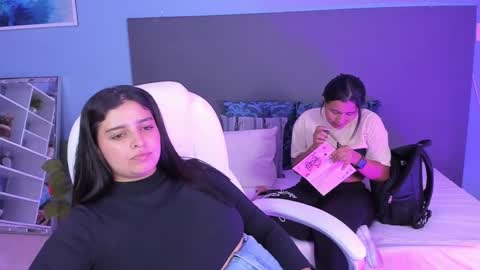 Snapshot of kylie_reyes chatting on December 13, 2024, 8:15 pm Kylie Reyes online show from December 13, 2024, 8:15 pm