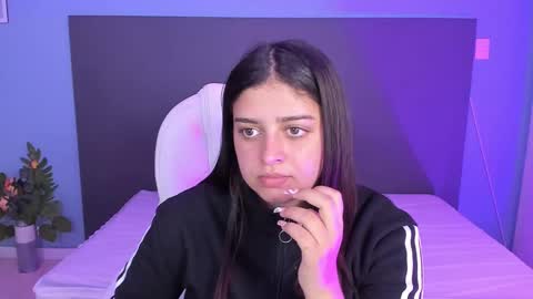 Snapshot of kylie_reyes chatting on January 13, 2025, 7:21 pm Kylie Reyes online show from January 13, 2025, 7:21 pm