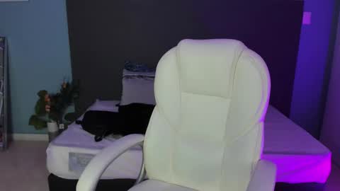 Snapshot of kylie_reyes chatting on February 12, 2025, 7:13 pm Kylie Reyes online show from February 12, 2025, 7:13 pm