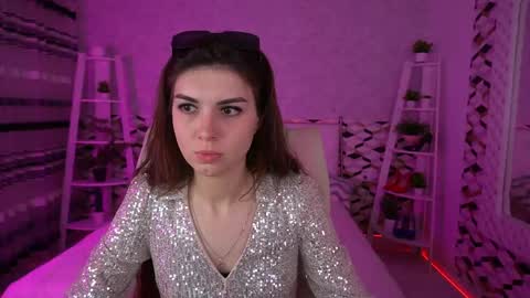Nicole online show from June 1, 2026, 6:48 am