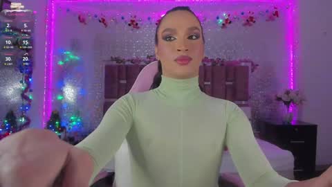 Snapshot of kylievictoria_ chatting on December 25, 2024, 2:57 am Kylie online show from December 25, 2024, 2:57 am