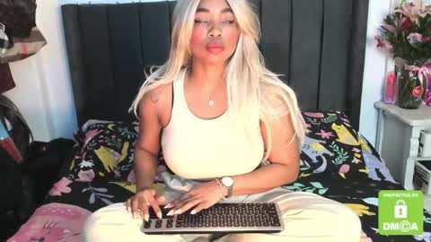 kylie white boobs online show from March 11, 2025, 8:20 pm