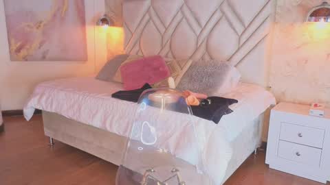 Snapshot of kylle_2050 chatting on February 23, 2025, 11:44 am Kyle online show from February 23, 2025, 11:44 am