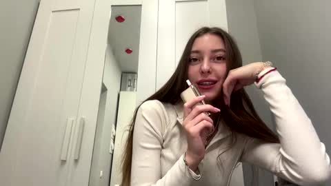 Selena online show from March 2, 2026, 2:03 am