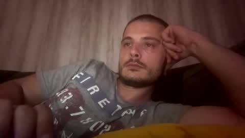 kyravee online show from April 23, 2026, 8:33 pm