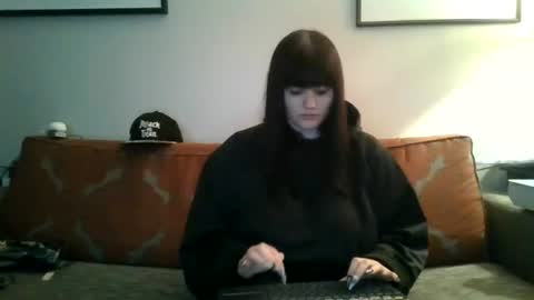 Lily online show from June 24, 2026, 5:50 am