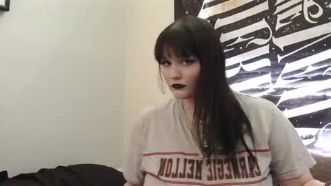 Lily online show from July 6, 2026, 7:27 pm