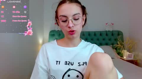 Margo  online show from September 16, 2025, 9:05 pm
