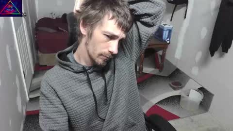 l1v1nth3dr3am online show from November 5, 2025, 4:12 am