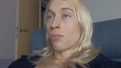 Snapshot of l_adonis_l chatting on January 1, 2025, 3:35 pm Adonis online show from January 1, 2025, 3:35 pm