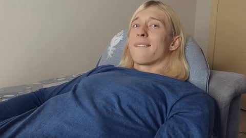 Snapshot of l_adonis_l chatting on February 28, 2025, 8:20 am Adonis online show from February 28, 2025, 8:20 am