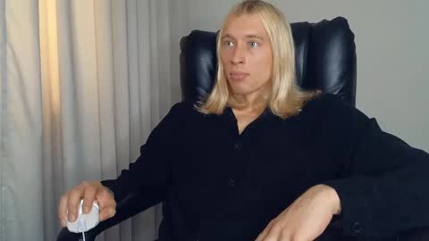 Snapshot of l_adonis_l chatting on September 9, 2025, 8:03 am Adonis online show from September 9, 2025, 8:03 am