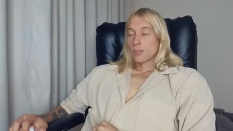 Snapshot of l_adonis_l chatting on September 13, 2025, 6:35 am Adonis online show from September 13, 2025, 6:35 am