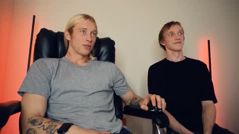 Snapshot of l_adonis_l chatting on October 17, 2025, 5:32 am Adonis online show from October 17, 2025, 5:32 am