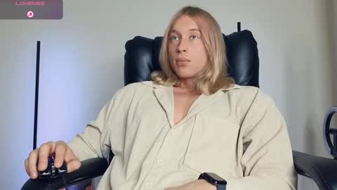 Snapshot of l_adonis_l chatting on November 10, 2025, 10:36 am Adonis online show from November 10, 2025, 10:36 am