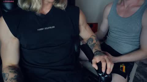 Snapshot of l_adonis_l chatting on November 30, 2025, 7:34 am Adonis online show from November 30, 2025, 7:34 am