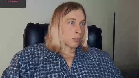 Snapshot of l_adonis_l chatting on March 27, 2026, 10:04 am Adonis online show from March 27, 2026, 10:04 am