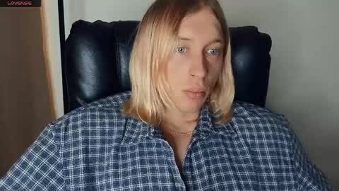 Snapshot of l_adonis_l chatting on April 10, 2026, 7:24 am Adonis online show from April 10, 2026, 7:24 am