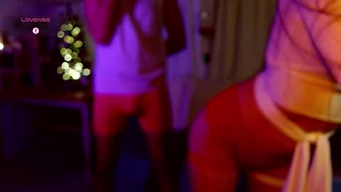 Snapshot of l_and_elle chatting on December 23, 2024, 4:44 am Giselle online show from December 23, 2024, 4:44 am