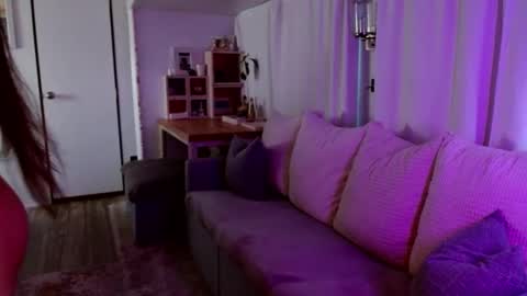 Snapshot of l_and_elle chatting on February 19, 2025, 12:57 am Giselle online show from February 19, 2025, 12:57 am