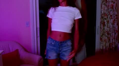 Snapshot of l_and_elle chatting on September 11, 2025, 11:49 pm Giselle online show from September 11, 2025, 11:49 pm