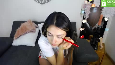 Snapshot of la_rola_ chatting on February 26, 2025, 11:59 pm Catalina online show from February 26, 2025, 11:59 pm