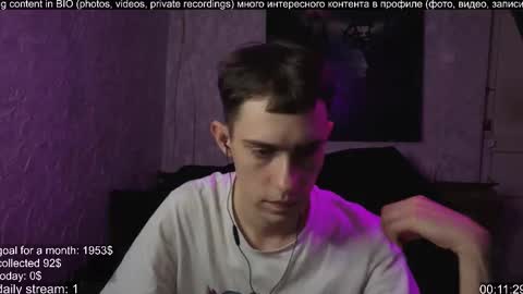 Snapshot of labour_guy chatting on October 6, 2025, 11:02 pm Marco online show from October 6, 2025, 11:02 pm