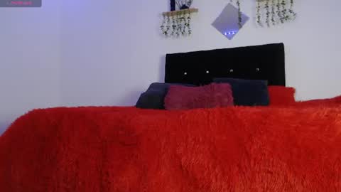 Snapshot of labrinthteasing chatting on July 13, 2026, 6:11 pm labrinthteasing online show from July 13, 2026, 6:11 pm