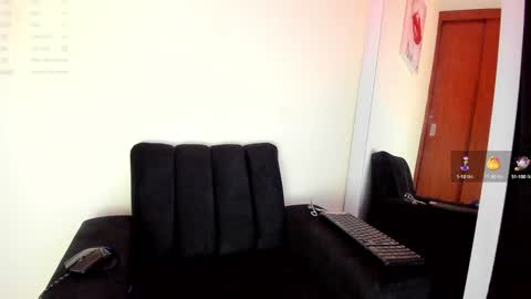 Snapshot of lace_victoria chatting on January 27, 2025, 12:33 am lace_victoria online show from January 27, 2025, 12:33 am