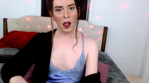 Lacey Phoenix online show from January 15, 2026, 3:44 am