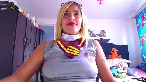 Snapshot of lacolombiana_bitch chatting on February 20, 2026, 6:19 pm Valentina online show from February 20, 2026, 6:19 pm